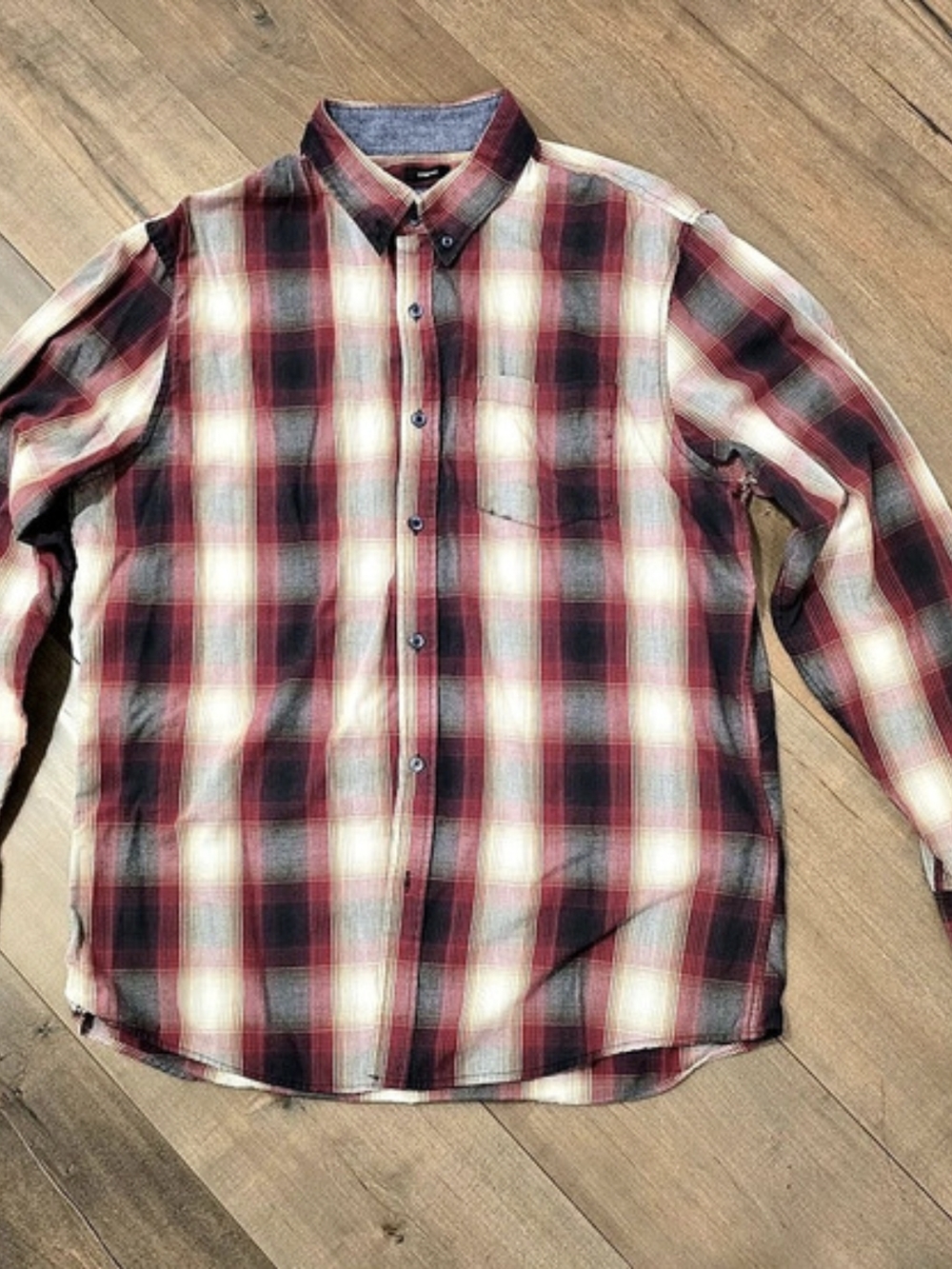 Lee Regular Fit Stretch Plaid Button-Down Shirt Red & White Large